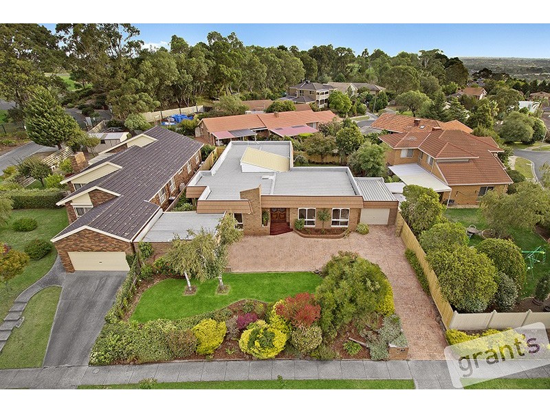 25 Bournevale Drive, Berwick VIC 3806