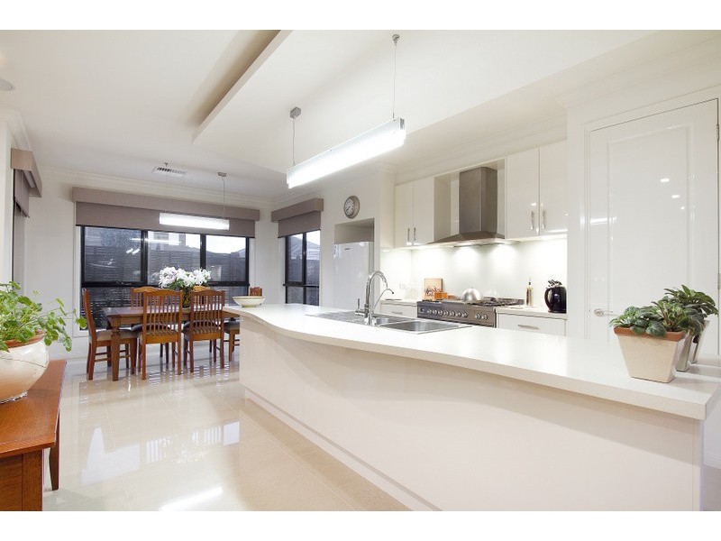 28 The Esplanade, Narre Warren South VIC 3805