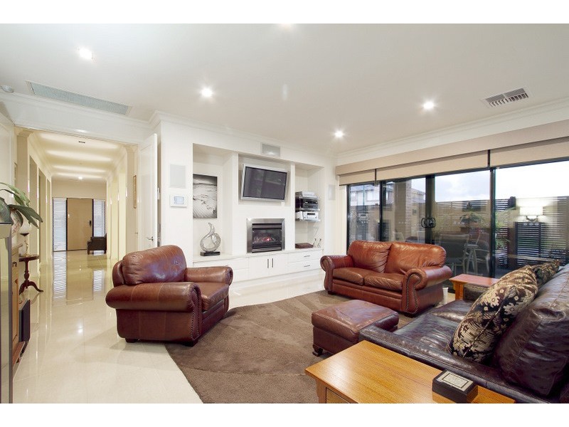 28 The Esplanade, Narre Warren South VIC 3805