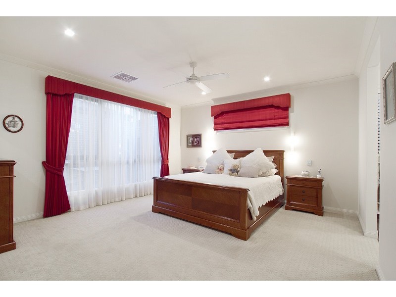 28 The Esplanade, Narre Warren South VIC 3805