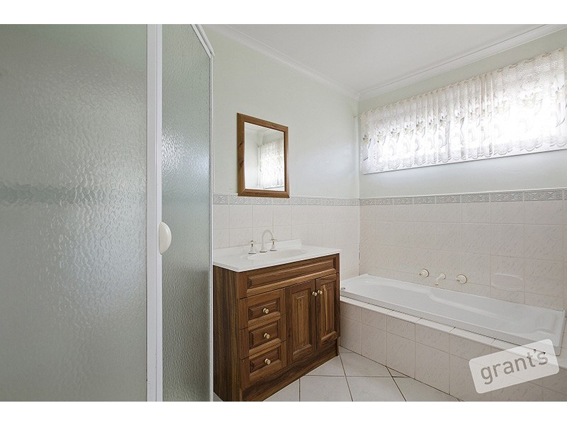 25 Kramer Drive, Berwick VIC 3806