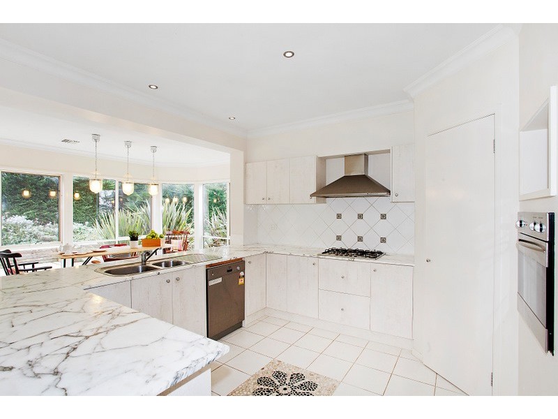 107 Berwick Springs Promenade, Narre Warren South VIC 3805