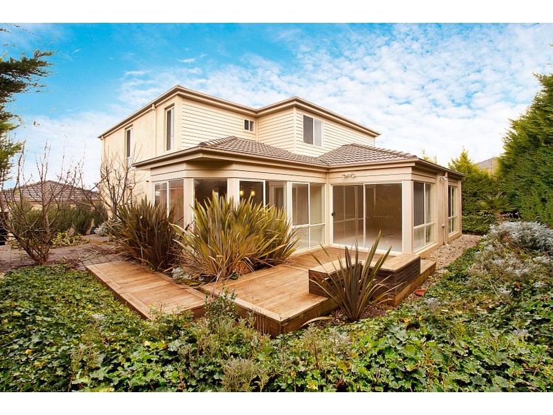 107 Berwick Springs Promenade, Narre Warren South VIC 3805