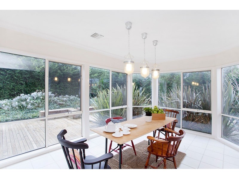 107 Berwick Springs Promenade, Narre Warren South VIC 3805