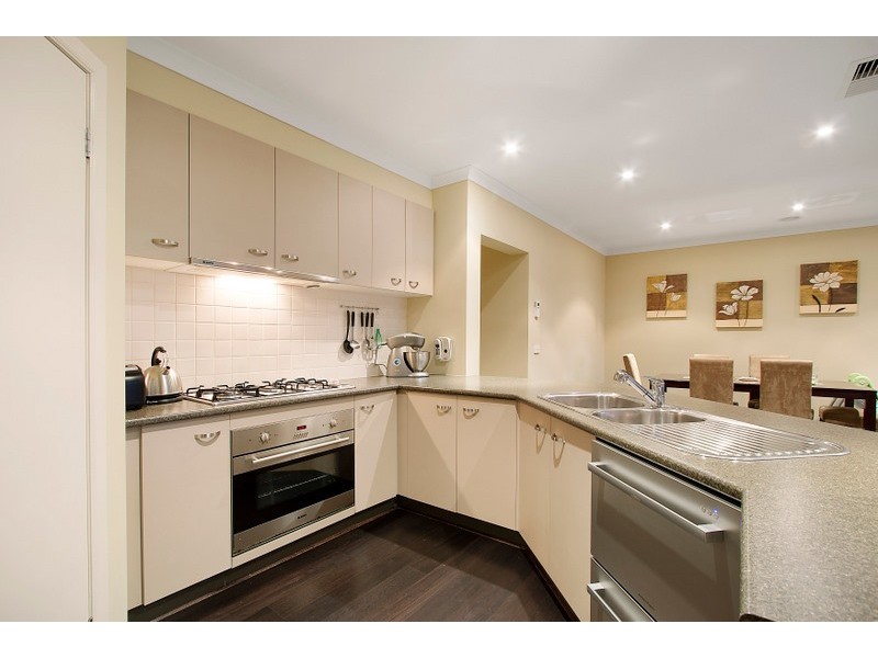 28 Vert Avenue, Narre Warren South VIC 3805