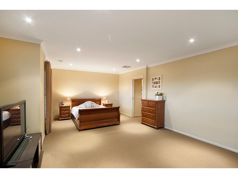 28 Vert Avenue, Narre Warren South VIC 3805