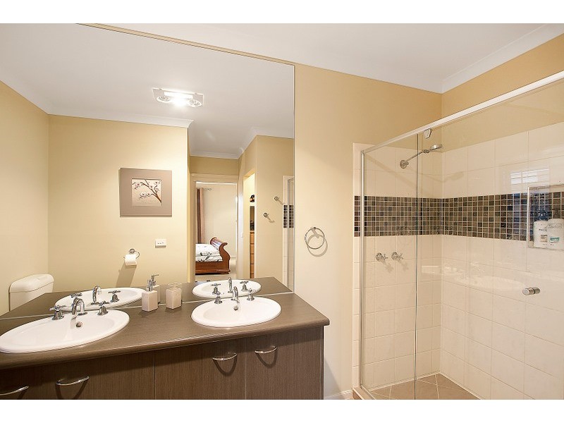 28 Vert Avenue, Narre Warren South VIC 3805