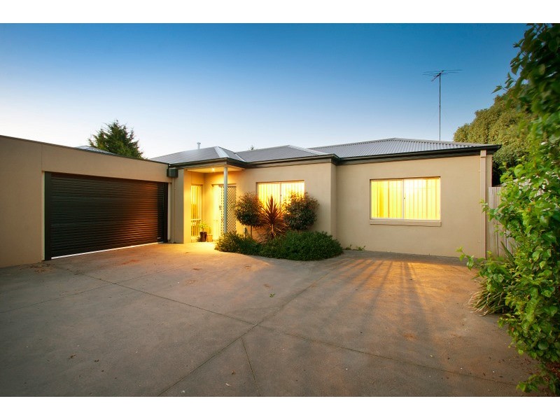 2/60 Mansfield Street, Berwick VIC 3806