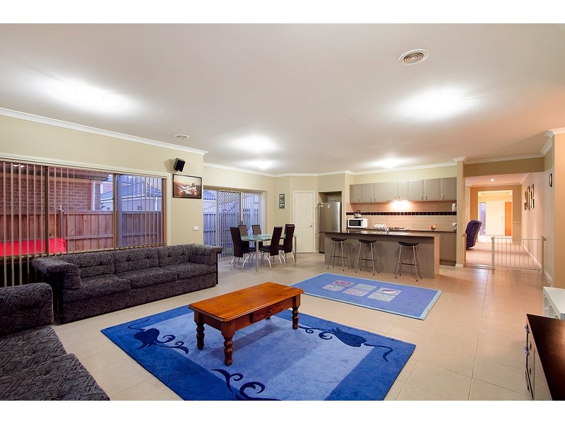 9 Sunhill Way, Berwick VIC 3806