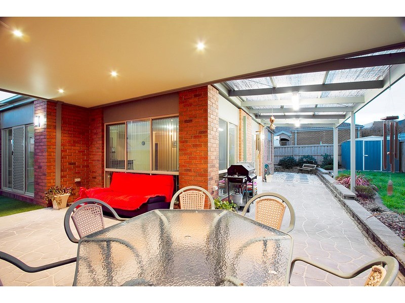 9 Sunhill Way, Berwick VIC 3806