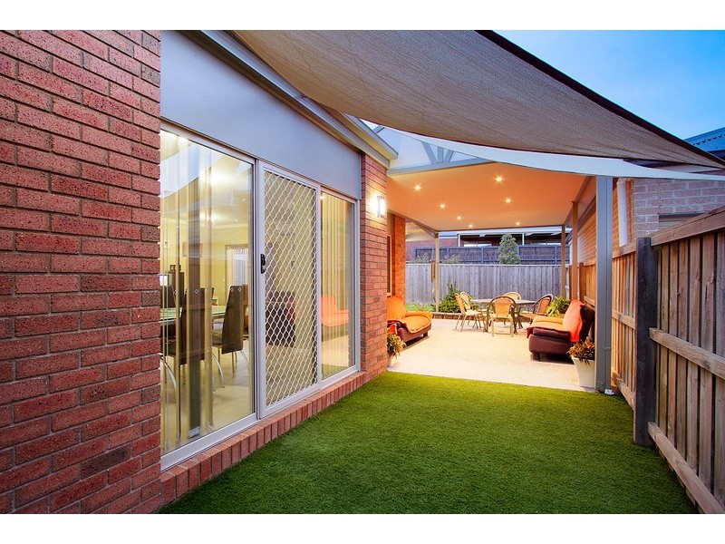 9 Sunhill Way, Berwick VIC 3806