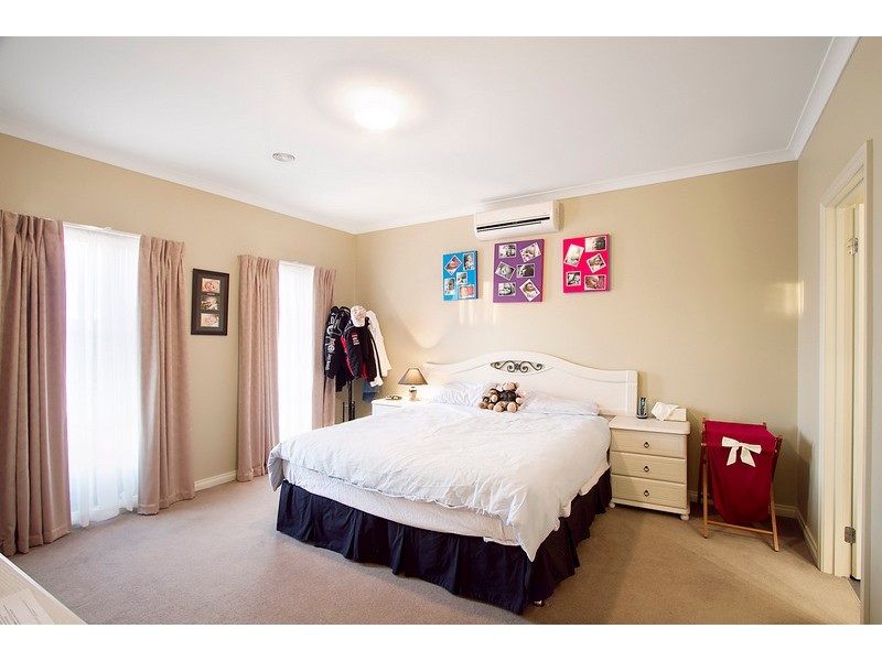 9 Sunhill Way, Berwick VIC 3806