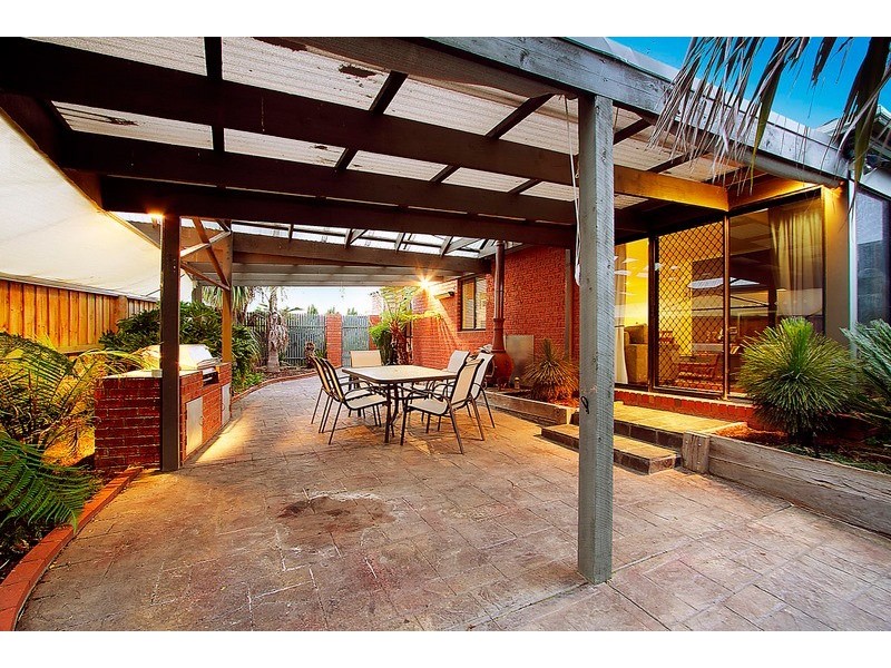 10 Demint Walk, Narre Warren South VIC 3805