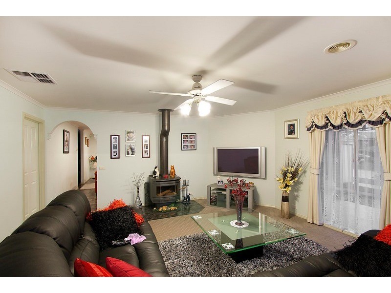 2 Southern Boulevard, Narre Warren South VIC 3805