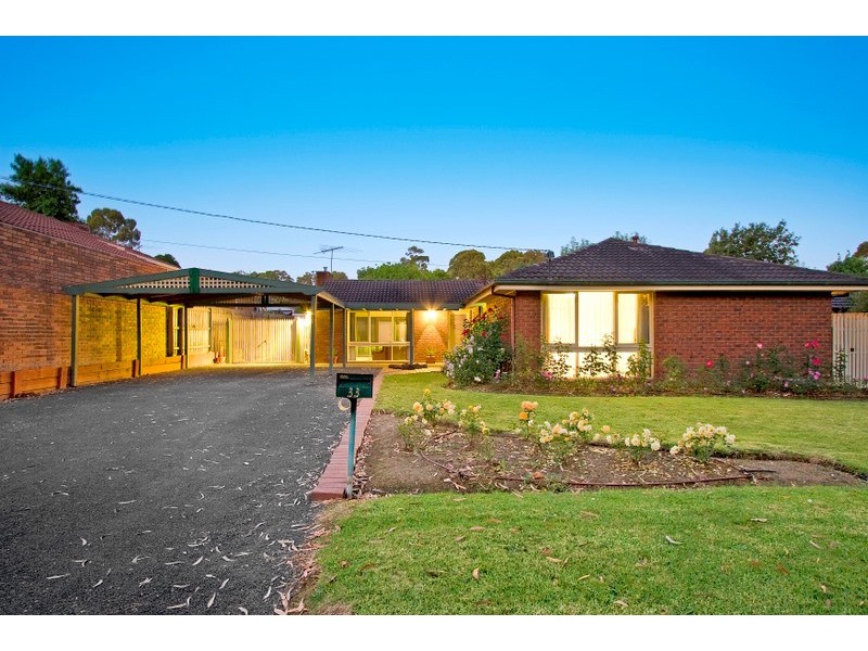 33 Scanlan Street, Berwick VIC 3806