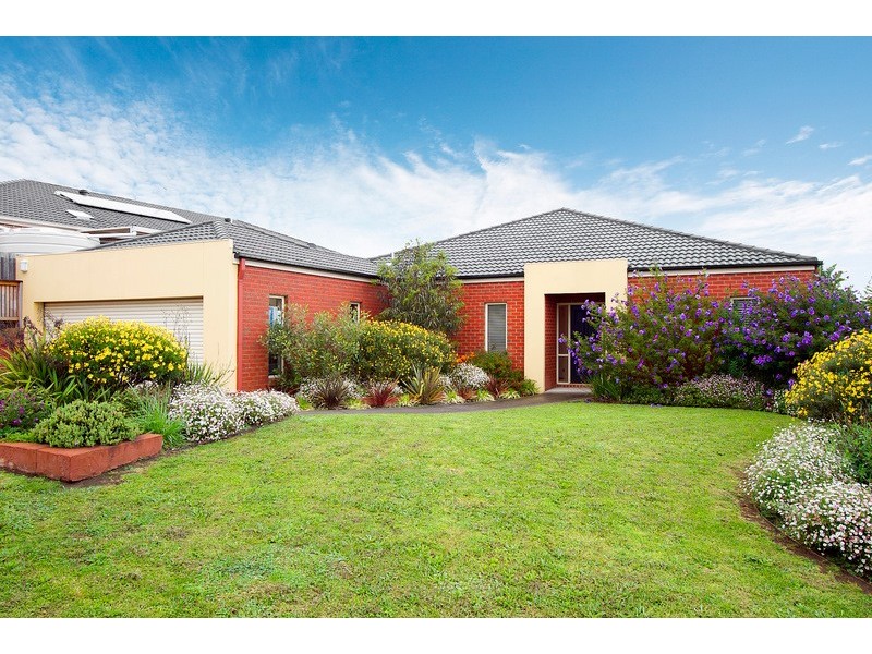 11 Lancaster Way, Beaconsfield VIC 3807