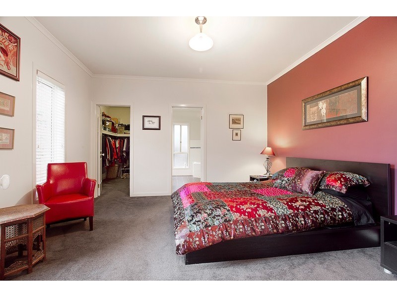 11 Lancaster Way, Beaconsfield VIC 3807