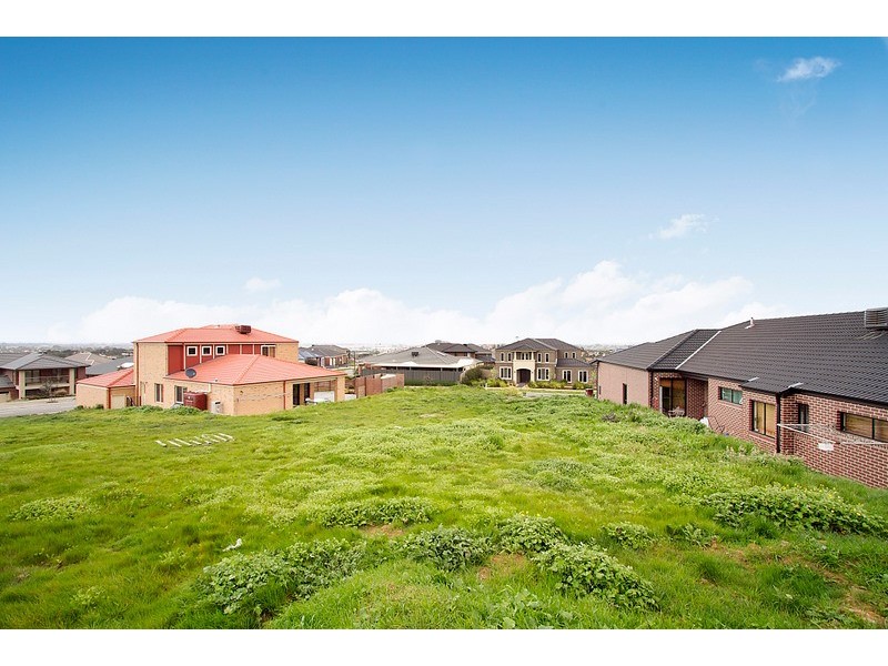 67 Cambridge Drive, Berwick VIC 3806