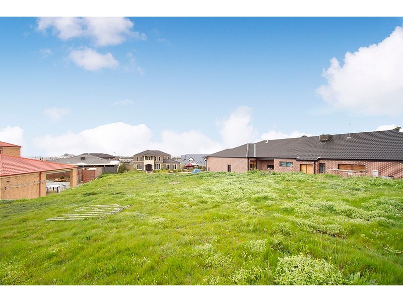 67 Cambridge Drive, Berwick VIC 3806