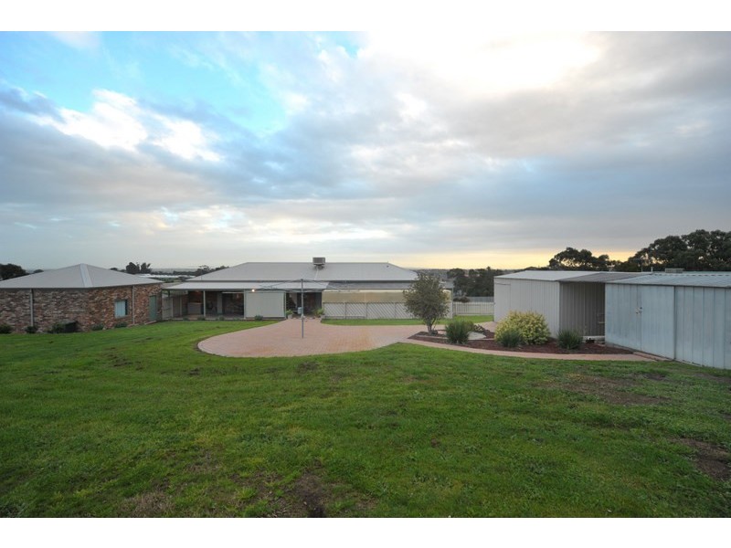 10 Dell View Close, Narre Warren North VIC 3804
