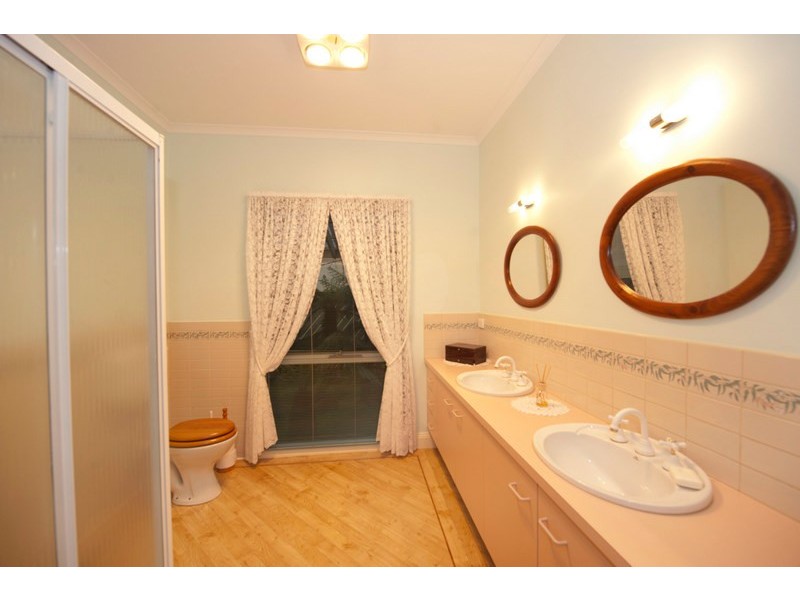 10 Dell View Close, Narre Warren North VIC 3804
