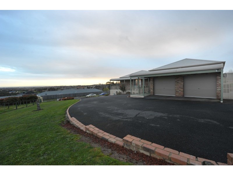 10 Dell View Close, Narre Warren North VIC 3804