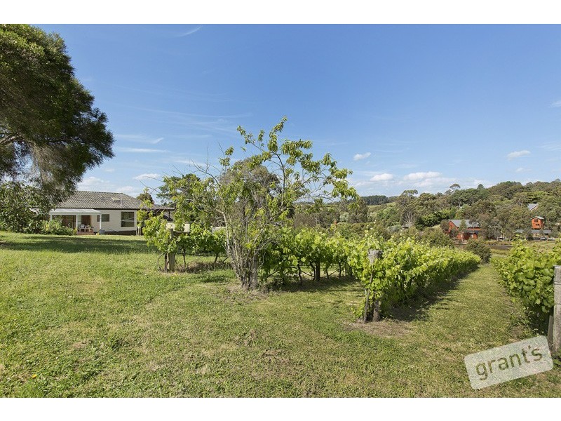 42 Payne Road, Beaconsfield VIC 3807