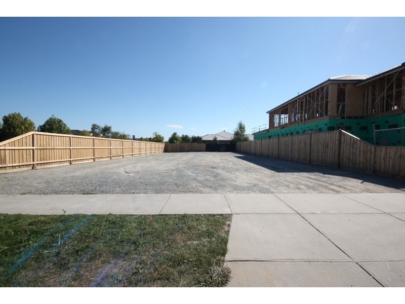 51 Ridgemont Drive, Berwick VIC 3806