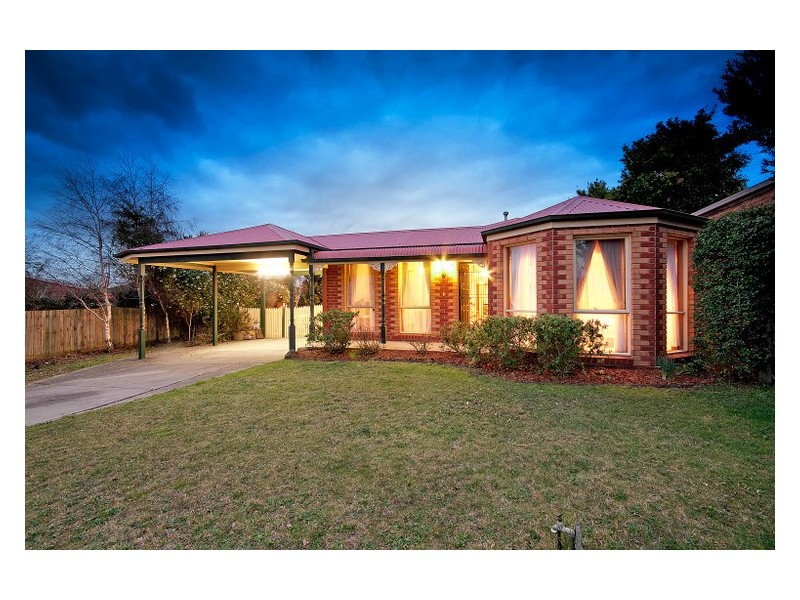 84 Bellevue Drive, Berwick VIC 3806