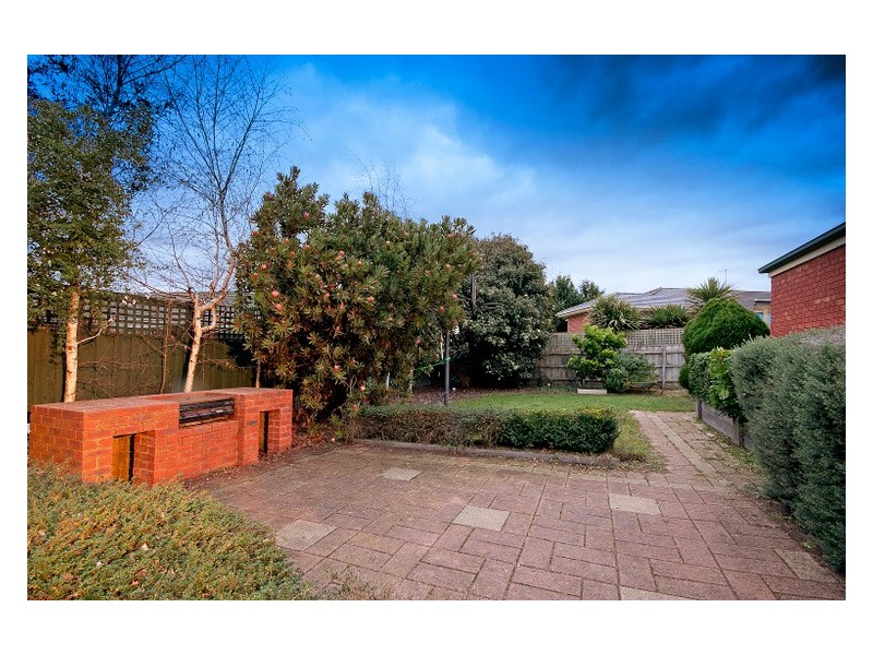 84 Bellevue Drive, Berwick VIC 3806