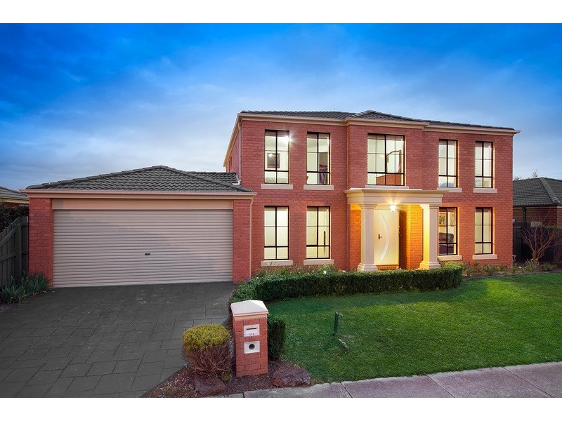 128 Bellevue Drive, Berwick VIC 3806