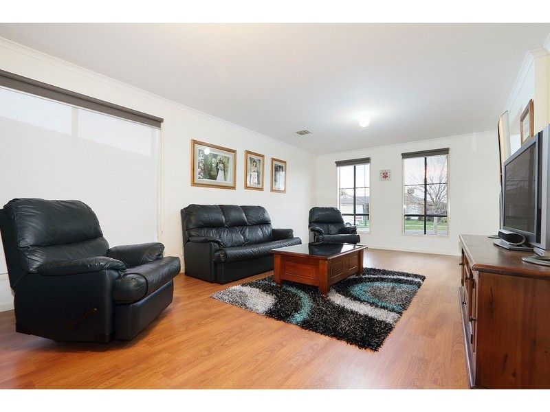128 Bellevue Drive, Berwick VIC 3806