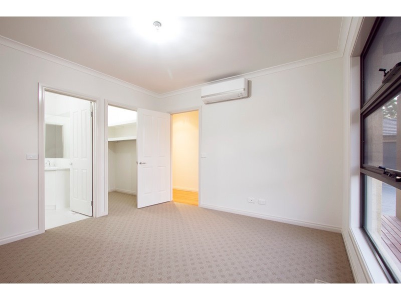 2/9 Gardiner Street, Berwick VIC 3806