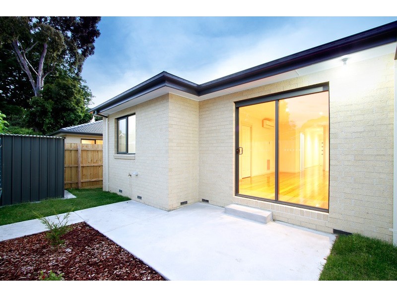 2/9 Gardiner Street, Berwick VIC 3806