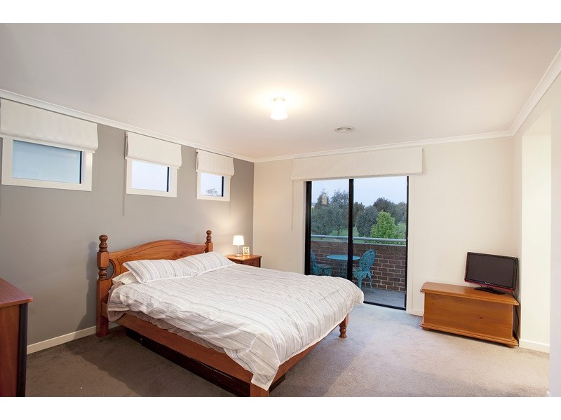 6 Cresta Court, Berwick VIC 3806