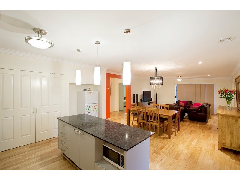 28 Bernly Boulevard, Berwick VIC 3806