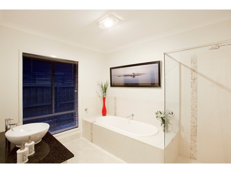 28 Bernly Boulevard, Berwick VIC 3806