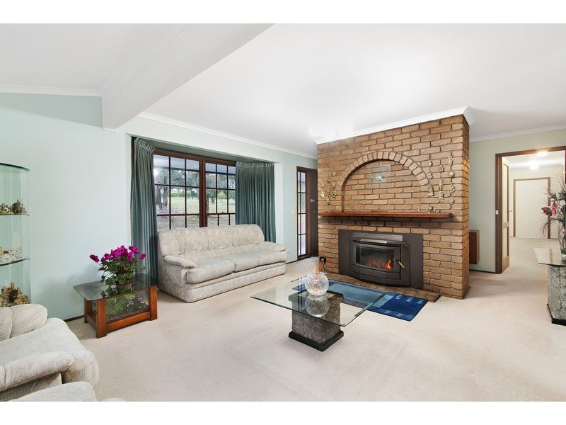 10 Fraser Avenue, Beaconsfield Upper VIC 3808