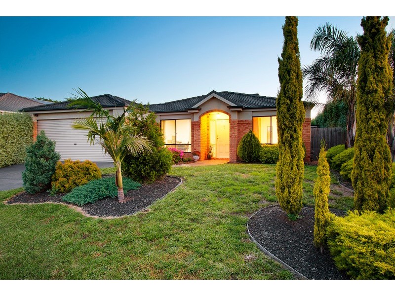 8 Mowbray Court, Berwick VIC 3806
