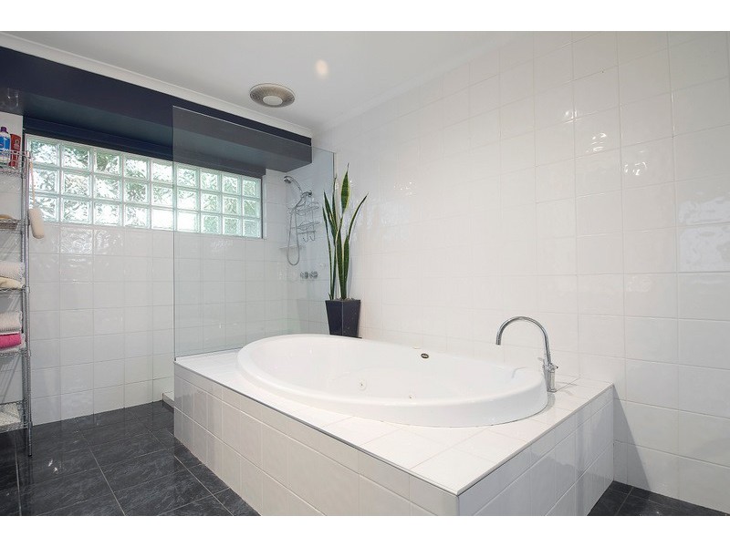 6 Mercy Court, Narre Warren South VIC 3805