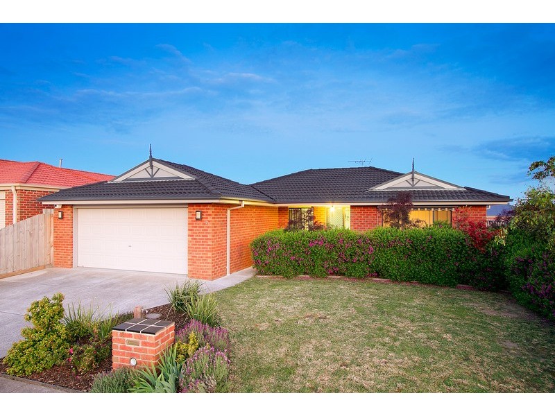 8 Wordsworth Drive, Berwick VIC 3806