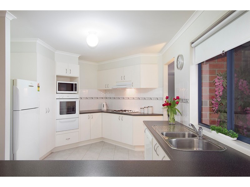 8 Wordsworth Drive, Berwick VIC 3806