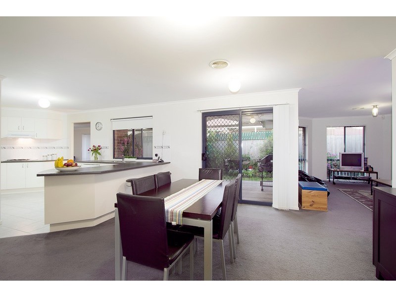 8 Wordsworth Drive, Berwick VIC 3806