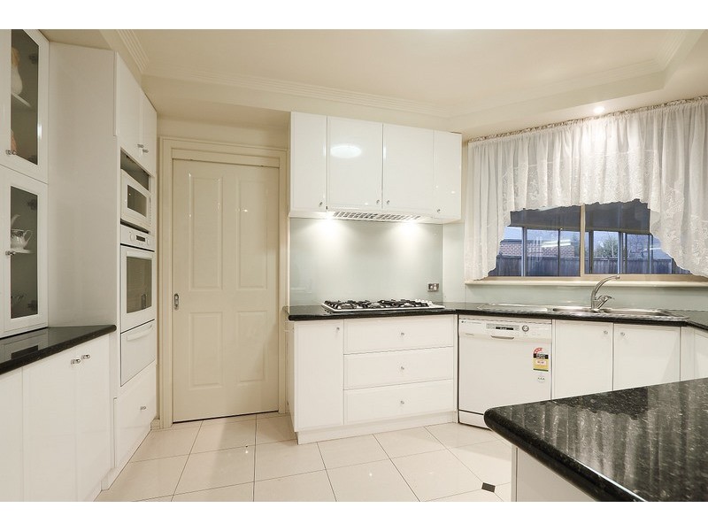 15 Ganaway Drive, Berwick VIC 3806