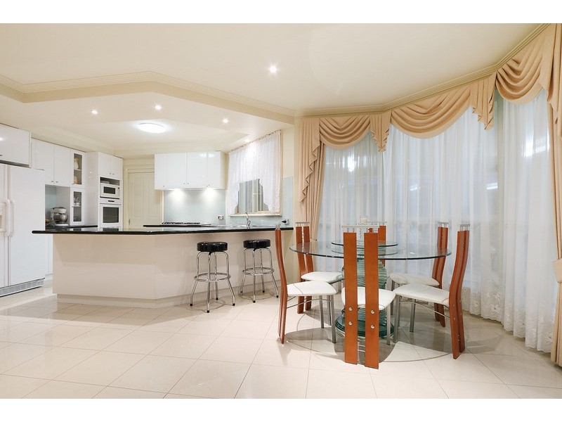 15 Ganaway Drive, Berwick VIC 3806