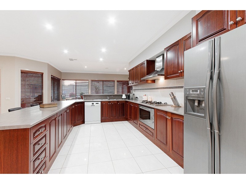 21 St Annes Crescent, Berwick VIC 3806