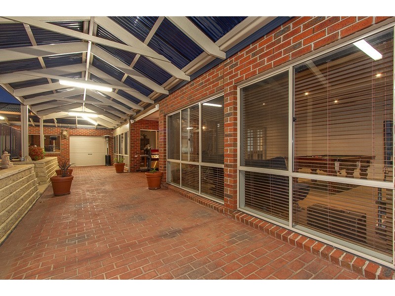 21 St Annes Crescent, Berwick VIC 3806