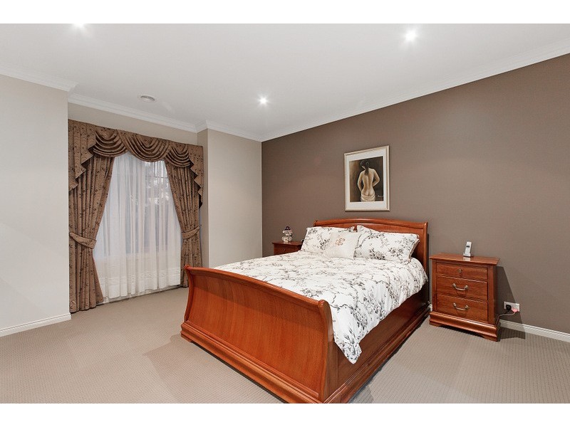21 St Annes Crescent, Berwick VIC 3806
