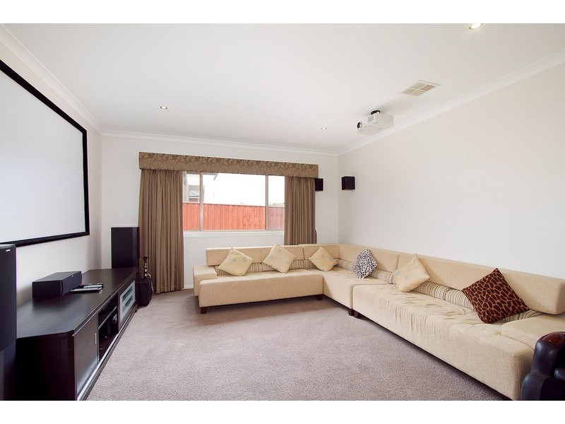 1 Misty Close, Berwick VIC 3806