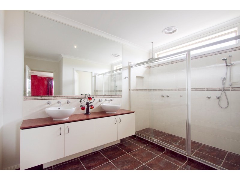 1 Misty Close, Berwick VIC 3806